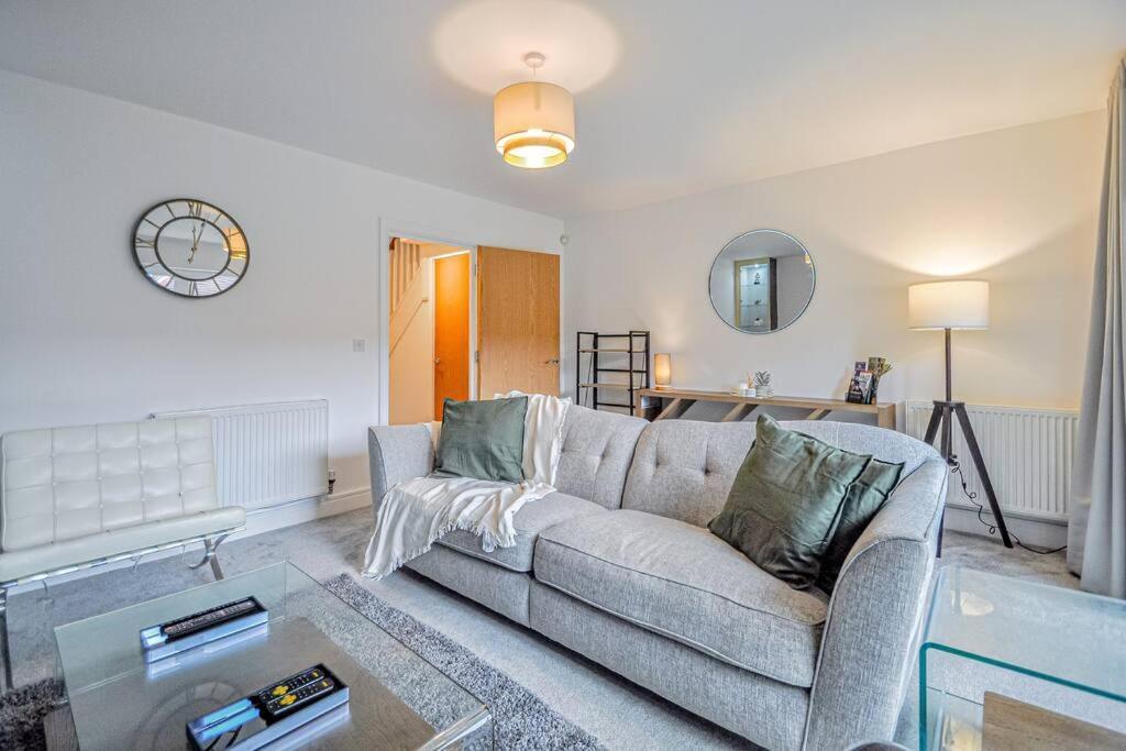 מיידנהד Entire House Sleeps 8 Near The River Thames מראה חיצוני תמונה